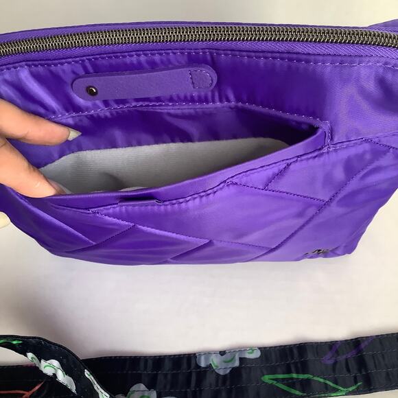 Lug Flare 2 Crossbody Bag Purple Floral - Picture 8 of 11